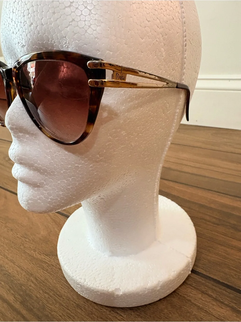 Bob Mackie sunglasses  Tortoise Frame Sunglasses with Pink Gradient Lenses rx